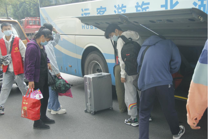 湖北工程學院新技術學院再次喜迎新生報到